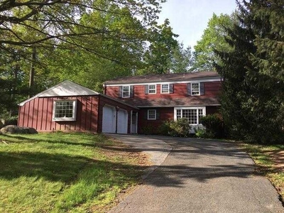 15 Yorkshire Dr, Suffern, NY