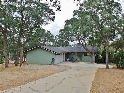 14 Chaparral Ct, Wofford Heights, CA