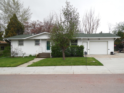 404 Circle Dr, Gillette, WY