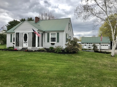 30 Academy Rd, Monmouth, ME