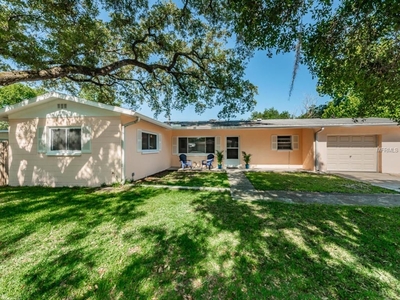 2086 Temple Ter, Clearwater, FL