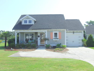 2110 Maple Leaf Dr, Southport, NC