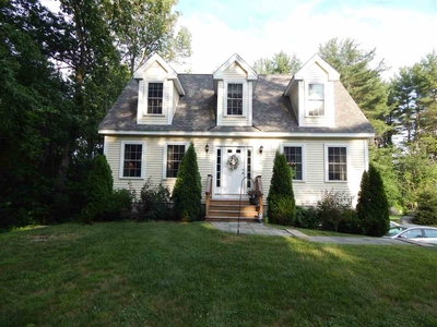71 Willowbrook Ave, Stratham, NH