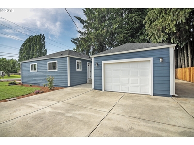 1626 N 2nd Ave, Kelso, WA