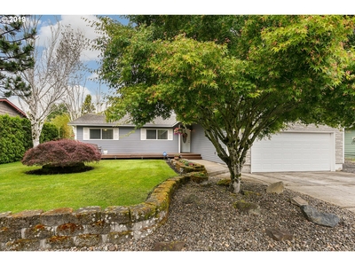 1017 Se 23rd St, Troutdale, OR
