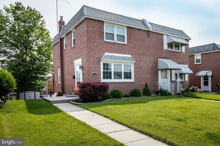 525 Lakeview Dr, Ridley Park, PA
