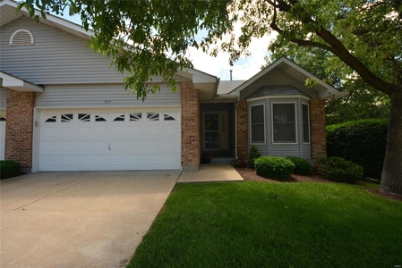 302 Parc Forest Trl, Saint Charles, MO