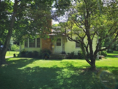 21 Pomeroy Rd, Athens, OH