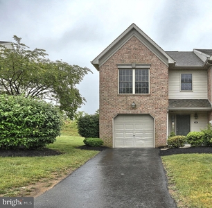 232 Timber View Dr, Harrisburg, PA