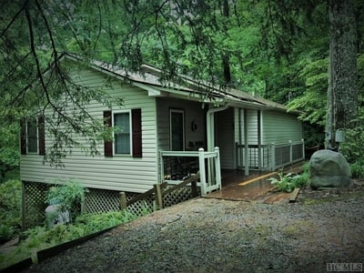 207 Perigee Dr, Cashiers, NC