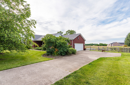 218 Lincoln Dr, Taylorsville, KY