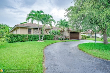 679 Nw 99th Ter, Coral Springs, FL