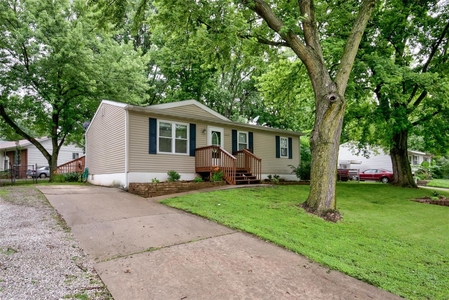 6603 Old Collinsville Rd, Fairview Heights, IL
