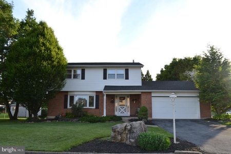 7090 Heather Rd, Macungie, PA