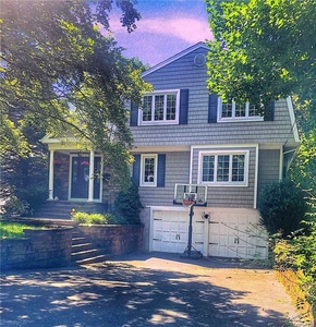 88 Meadowbrook Rd, Syosset, NY