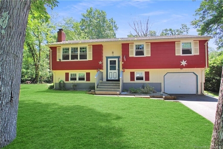 39 Hope Valley Rd, Amston, CT