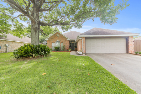 309 Copperfield Way, Youngsville, LA