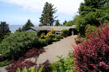 111 Greenhill Dr, Yachats, OR