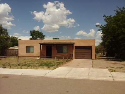 1610 Michael St, Moriarty, NM