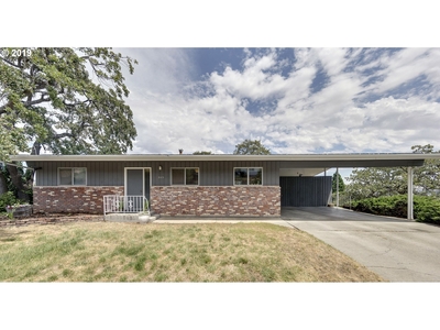 2115 W 13th St, The Dalles, OR
