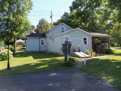 15876 W High St, Middlefield, OH