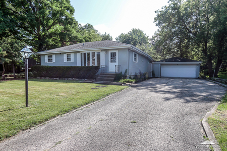 4633 Roslyn Rd, Downers Grove, IL