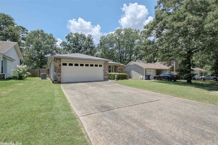 35 Oak Forest Loop, Maumelle, AR