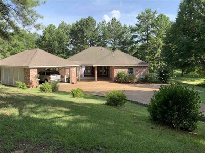 16385 Midway Rd, Terry, MS