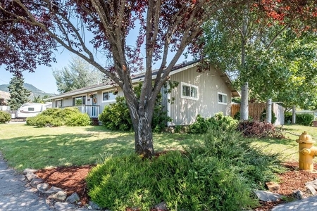 3000 Delta Waters Rd, Medford, OR