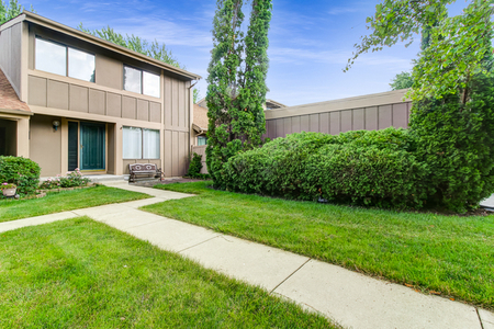 651 Overland Trl, Roselle, IL