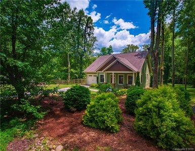 358 Pinners Cove Rd, Asheville, NC