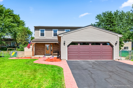 535 Dover Ct, Roselle, IL