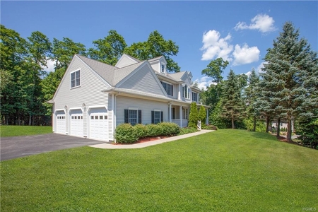 8 Collinwood Dr, Brewster, NY