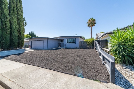 355 Elsinore Dr, Vacaville, CA