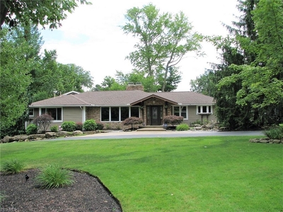 35072 Cannon Rd, Chagrin Falls, OH