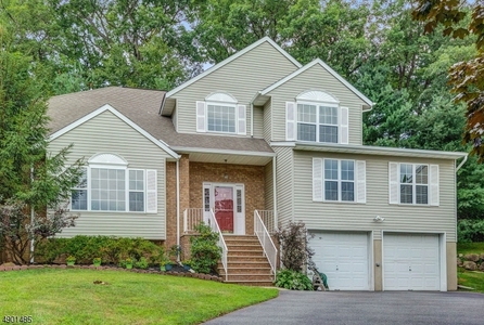 18 Gregory Dr, Boonton, NJ