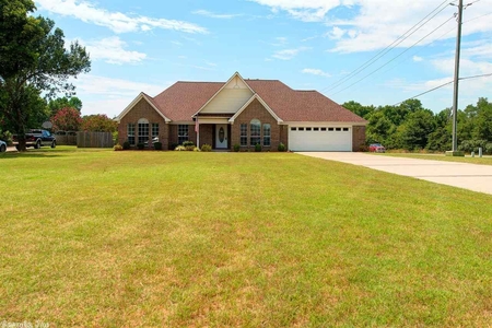 14 Castle Heights Dr, Cabot, AR