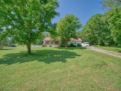 1299 Old Clarksville Pike, Pleasant View, TN