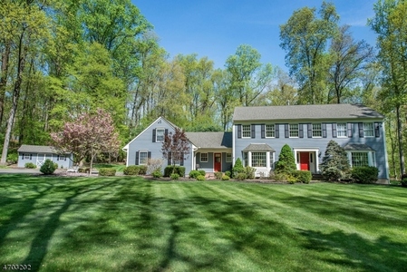 32 Willow Dr, Chester, NJ