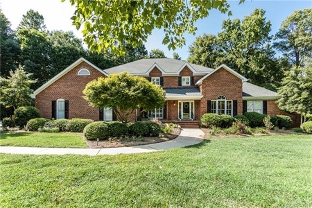 102 Woodstone Dr, Mount Holly, NC