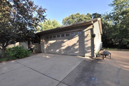 809 Kimberly Dr, Eau Claire, WI