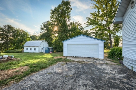 15 Scenic Hilltop Ln, Hawesville, KY