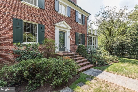 4622 Derussey Pkwy, Chevy Chase, MD