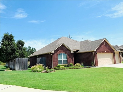 701 Summit Hollow Dr, Norman, OK