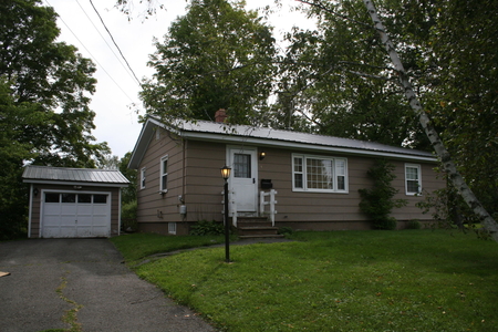 4 Maher Ave, Houlton, ME