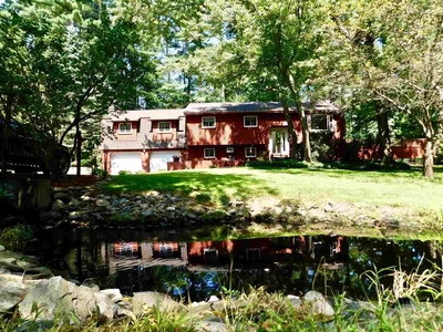 44 Pleasant Dr, Londonderry, NH