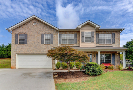1247 Long Leaf Ln, Knoxville, TN
