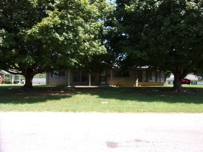 216 Fairview Ave, Monticello, KY