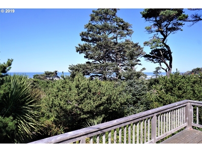57 Nw Spindrift St, Yachats, OR