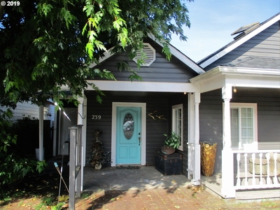 239 Maple St, Florence, OR